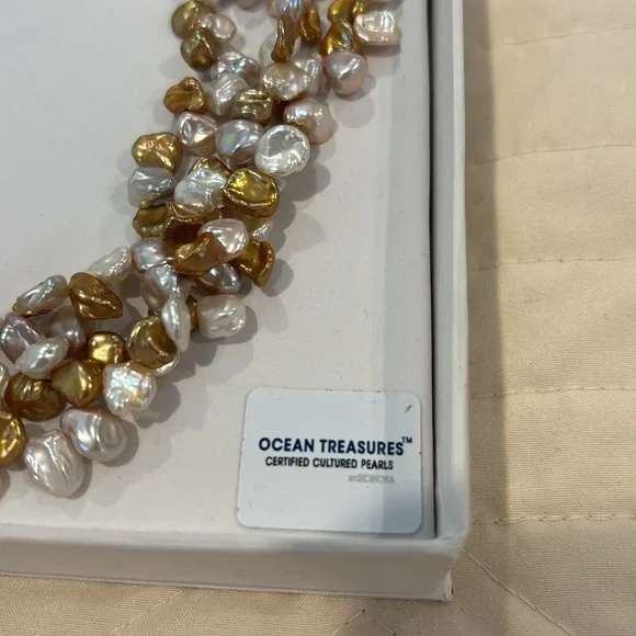 14k Gold and Cream Pearl Certified Cultured Pearls Necklace - Picture 2 of 7